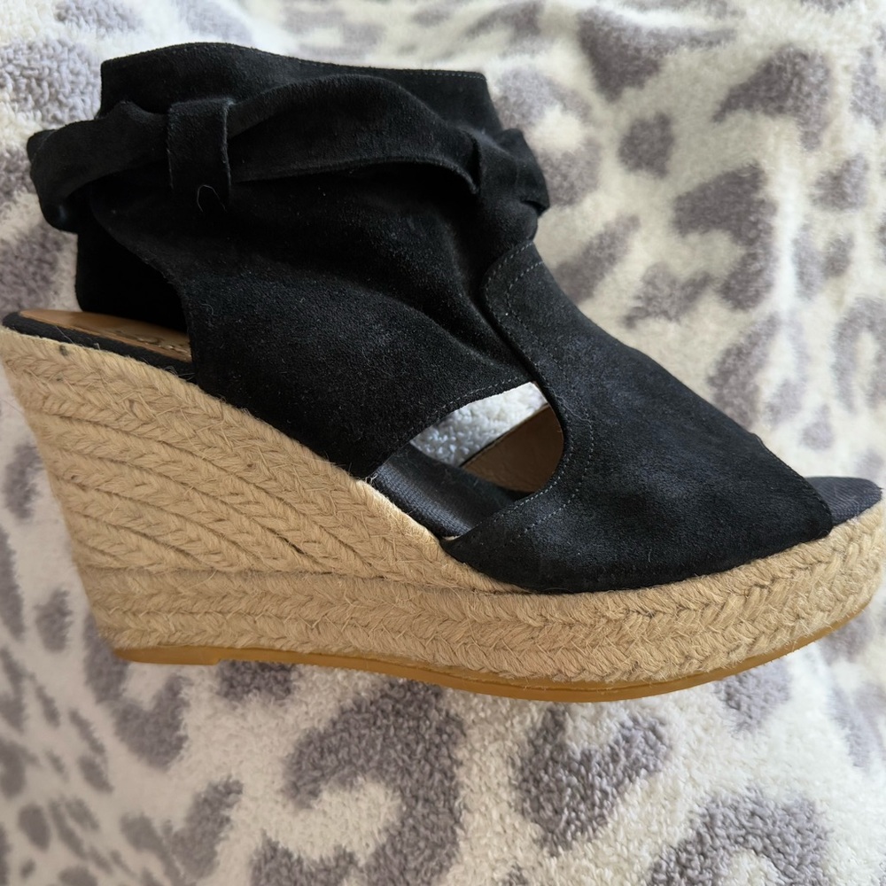 Kanna Black Wedge Shoes with Peep-Toe size 39